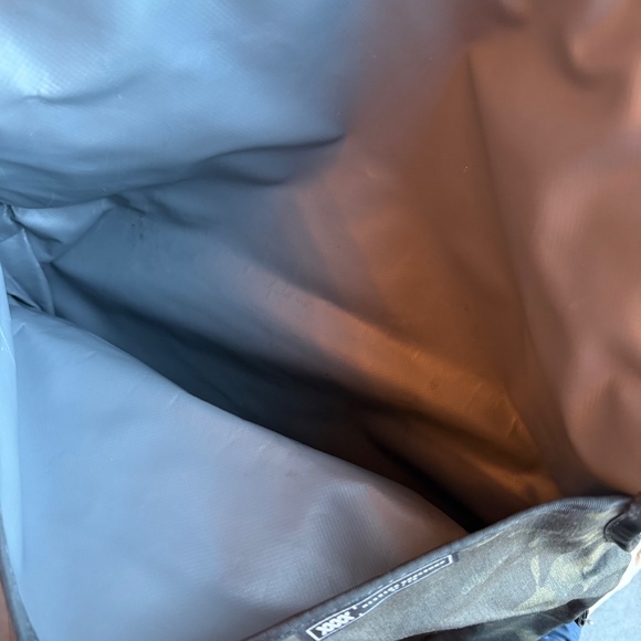 Mission Workshop Black-Camo Monty Messenger Bag w/Arkiv Closure - Picture 6 of 7